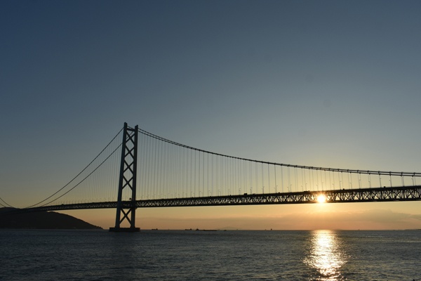 夕日写真明石海峡大橋